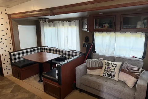 Shane's Palomino Puma Fifth Wheel
