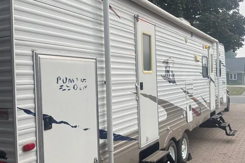 Prestyn's Palomino Puma 31BHSS Travel Trailer