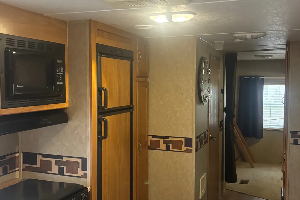 Prestyn's Palomino Puma 31BHSS Travel Trailer