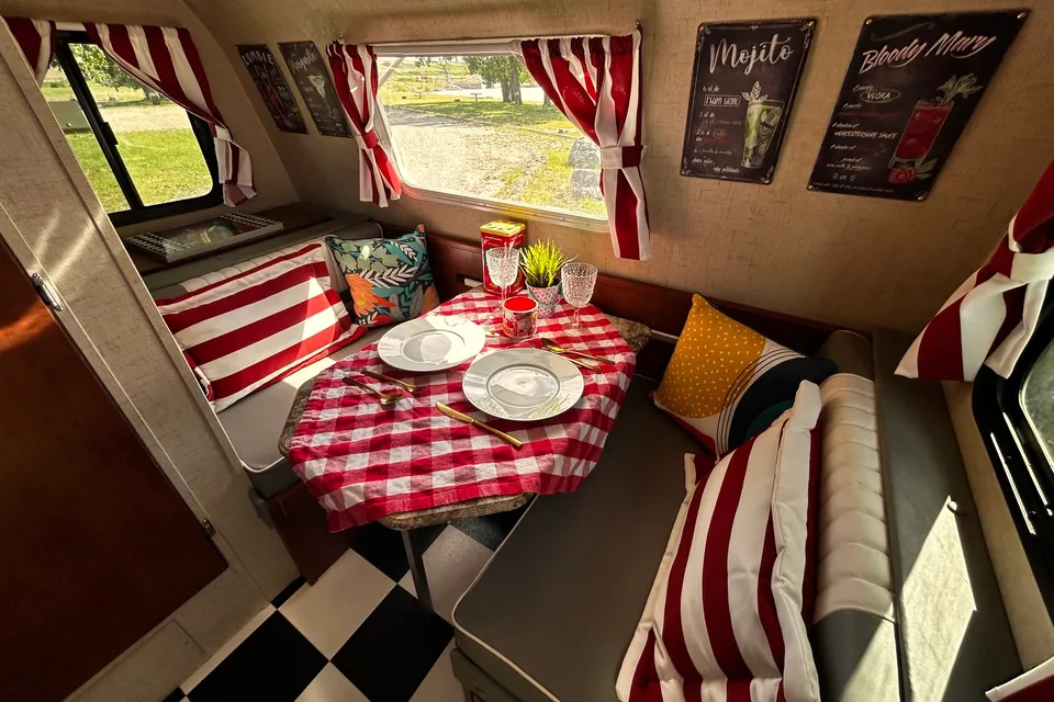 ✨ Retro Holiday – Lightweight Off-Grid Trailer ✨