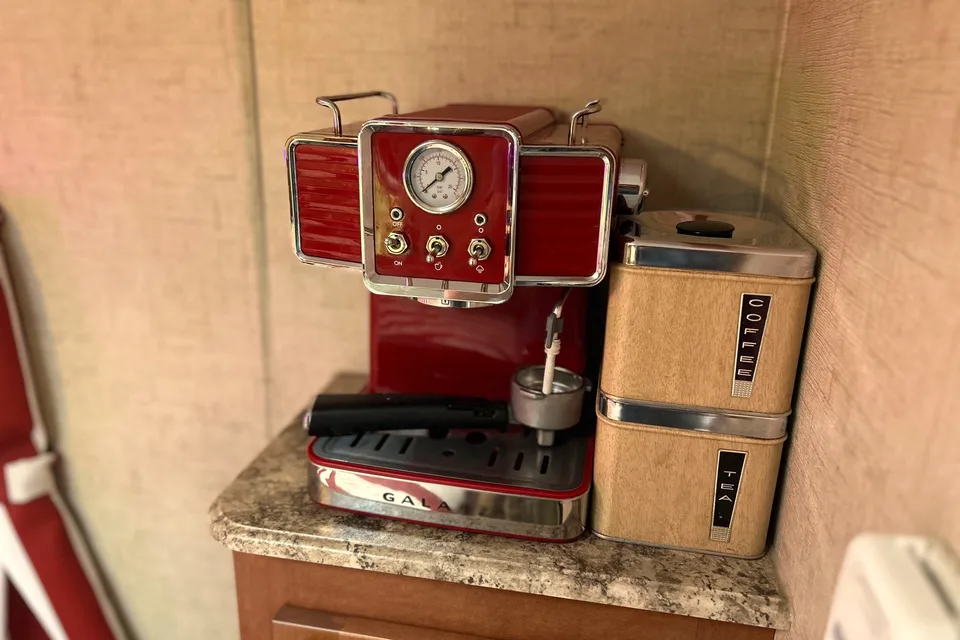 ✨ Retro Holiday – Lightweight Off-Grid Trailer ✨