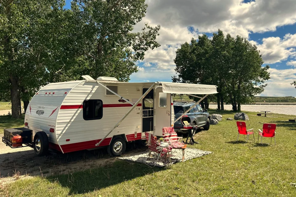✨ Retro Holiday – Lightweight Off-Grid Trailer ✨