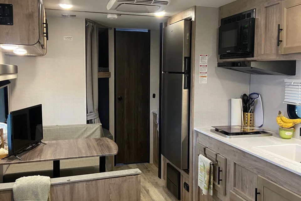 C & A GrandRiver 25BH Travel Trailer