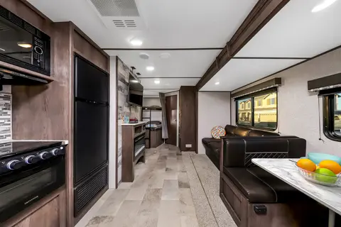 Rv Rentals Way of Life's Dutchmen Coleman Lantern 285BH Travel Trailer LC2
