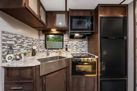 Rv Rentals Way of Life's Dutchmen Coleman Lantern 285BH Travel Trailer LC2