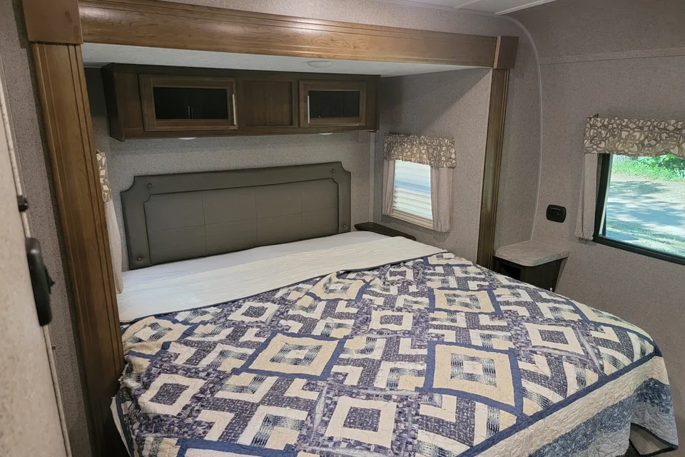 2020 Rockwood Signature 8328BS, Luxury Camper, Sleeps 4!