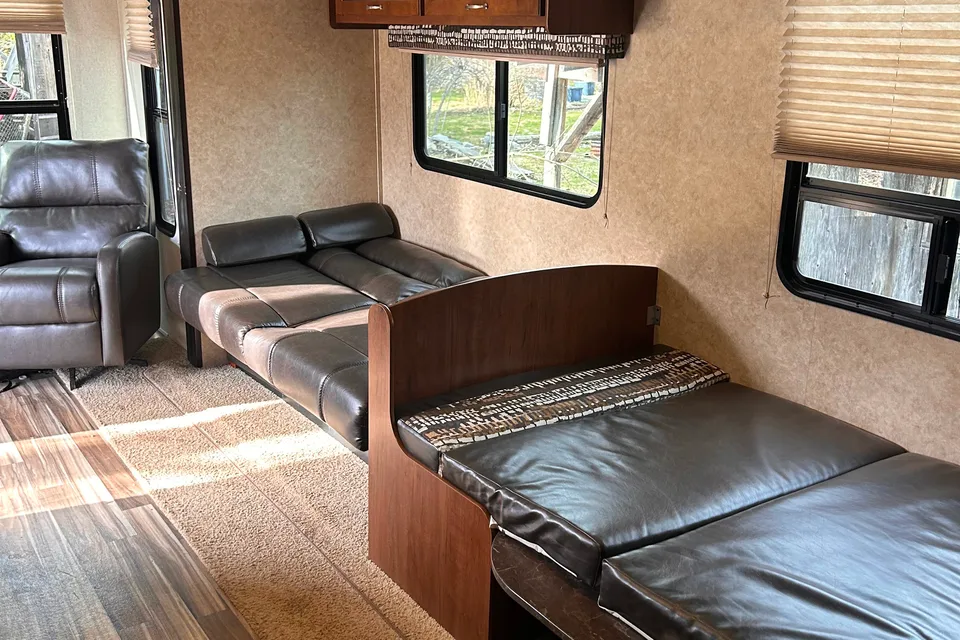 Brandon's Jayflight 265rlsw Travel Trailer