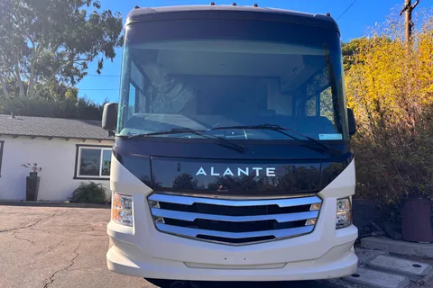 New Jayco Alante Class A 29F with bunk beds and full size Fridge and Freezer