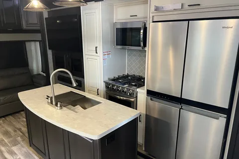 Zach Open RangeRV 371mbh Fifth Wheel
