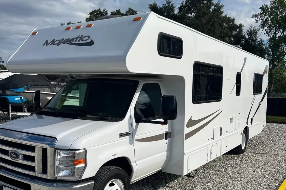 Monica's Thor Motor Coach Four Winds Class C
