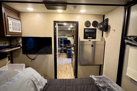 NYK Adventure Bus Thor Motor Coach Outlaw 29J Class C