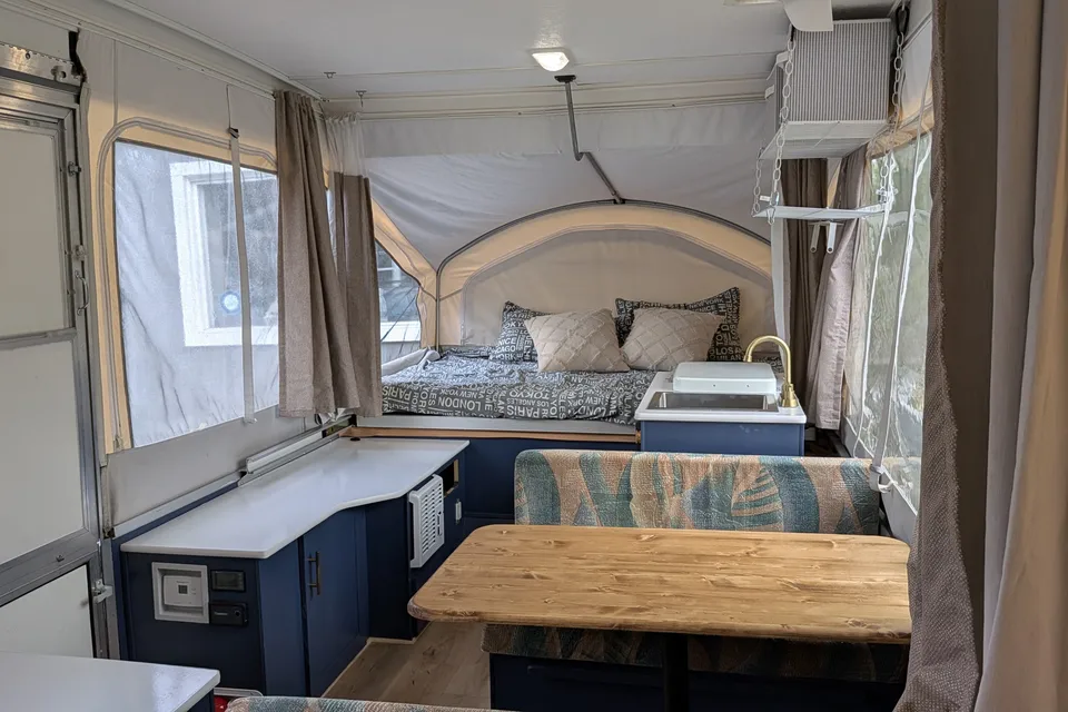 Le Folding Shelter