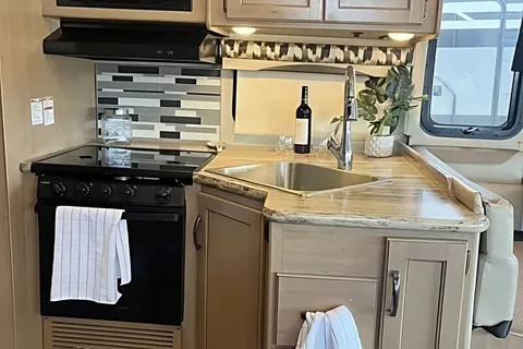 Meet "Betty" - 2018 Thor Ace Motorcoach