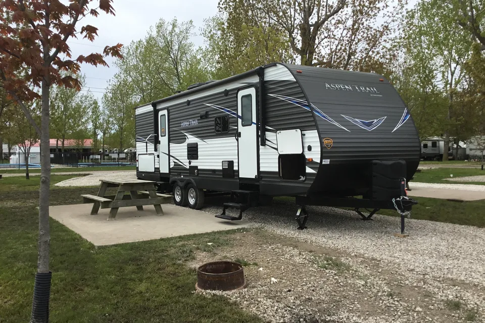 Sarah's Dutchmen Aspen trail 2790BHS Travel Trailer