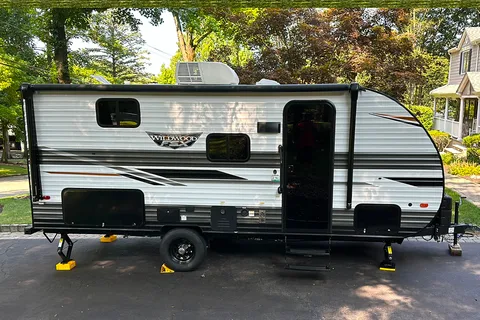 Downtime RV - Brand New & Easy to Tow