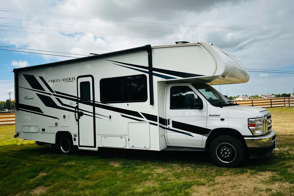The Lander | Spacious Family Adventure RV!