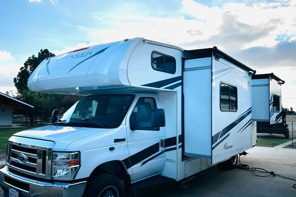 The Lander | Spacious Family Adventure RV!