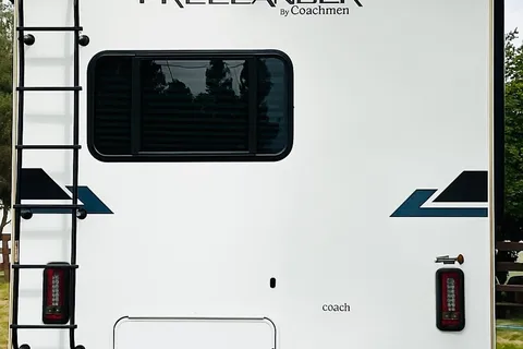The Lander | Spacious Family Adventure RV!