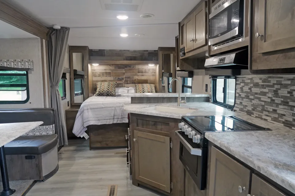Raven Cliffs Delivered and Setup only, Dutchmen Aspen Trail