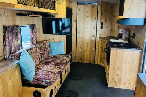 Forest River Grey Wolf RV/Fish House Trailer & Amenities