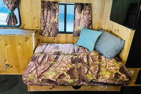 Forest River Grey Wolf RV/Fish House Trailer & Amenities