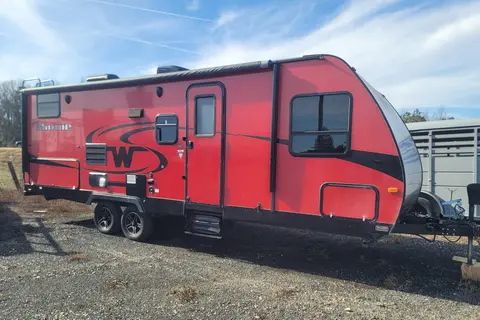 Fireside's Winnebago Minnie Winnie 28' 2455BHS Bunkhouse