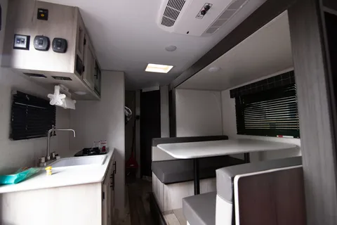 melyssa's K Z INC SPORTSMEN CLASSIC Travel Trailer