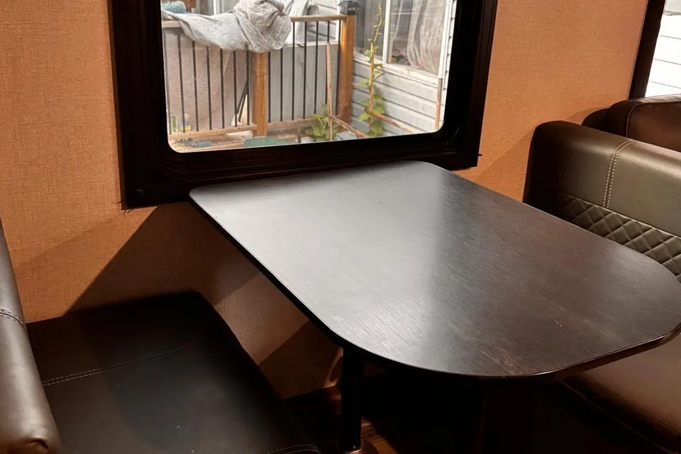 Nanda’s cozy Rv trailer