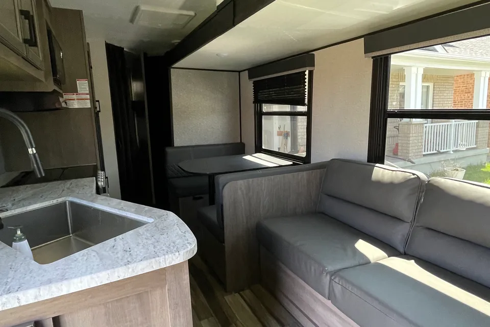 Nanda’s cozy Rv trailer