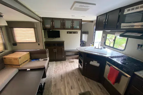 Darryn's Keystone 2018 Springdale 240BHWE Travel Trailer