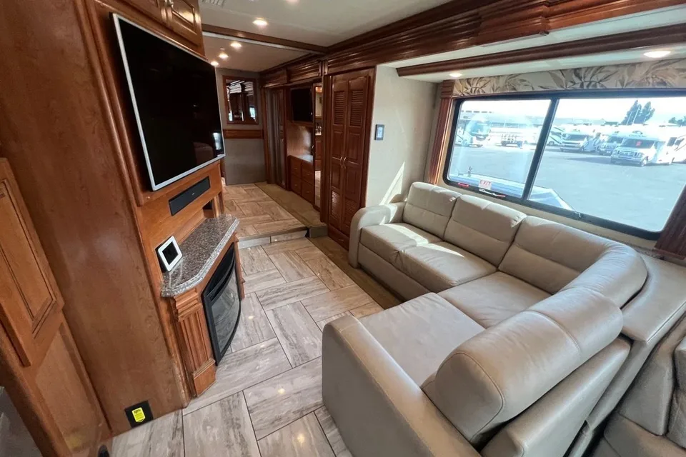 [36] Stress Free RVs - 2018 - XL - Class A - Luxury Discovery