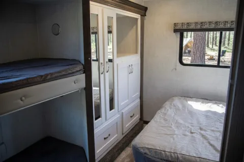 C06 - 10 Person w/ Bunk- The RV Rental Factory