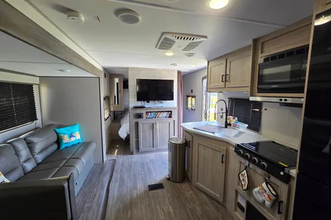 J&J Rv Rentals Forest River