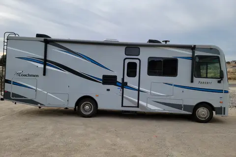 Family Friendly Coachmen Pursuit Class A