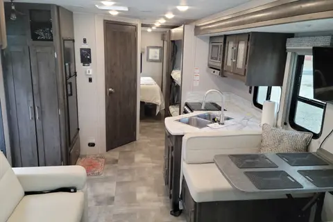 Family Friendly Coachmen Pursuit Class A