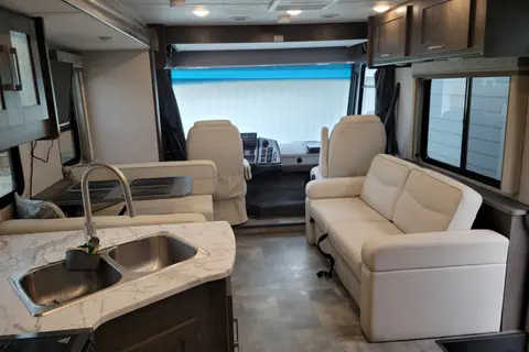 Family Friendly Coachmen Pursuit Class A