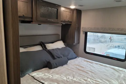 Family Friendly Coachmen Pursuit Class A