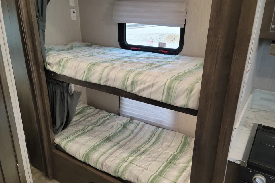 Family Friendly Coachmen Pursuit Class A