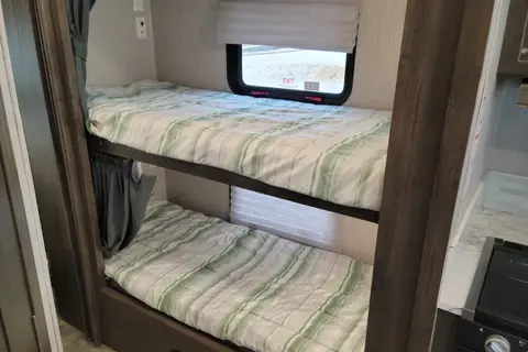 Family Friendly Coachmen Pursuit Class A
