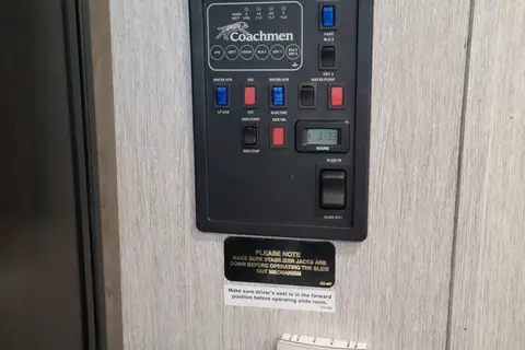 Family Friendly Coachmen Pursuit Class A