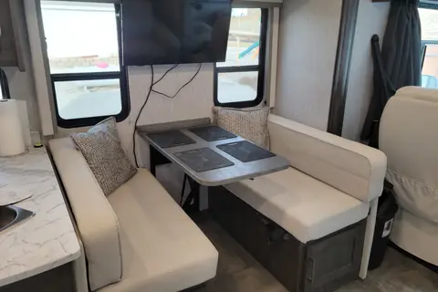 Family Friendly Coachmen Pursuit Class A