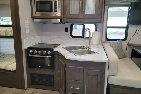 Family Friendly Coachmen Pursuit Class A