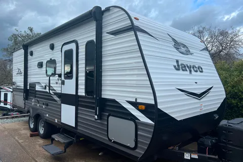 Foothill Rentals, Jayco 224BH Travel Trailer