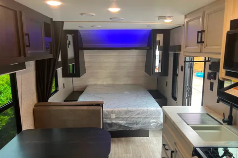 Foothill Rentals, Jayco 224BH Travel Trailer