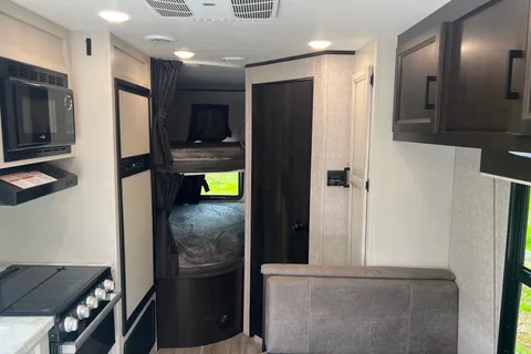 Foothill Rentals, Jayco 224BH Travel Trailer