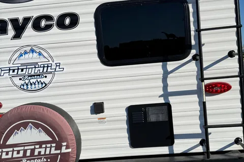 Foothill Rentals, Jayco 224BH Travel Trailer