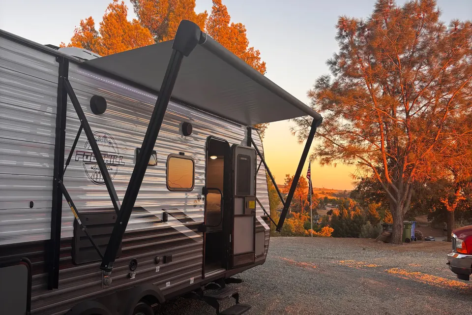 Foothill Rentals, Jayco 224BH Travel Trailer