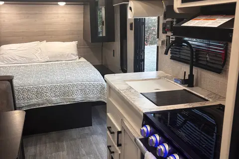 Foothill Rentals, Jayco 224BH Travel Trailer