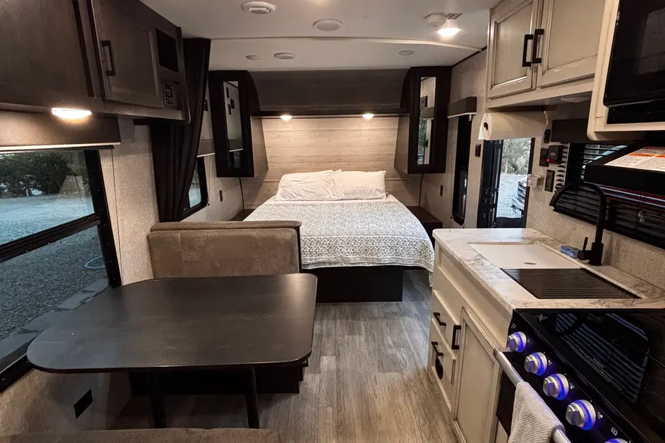 Foothill Rentals, Jayco 224BH Travel Trailer