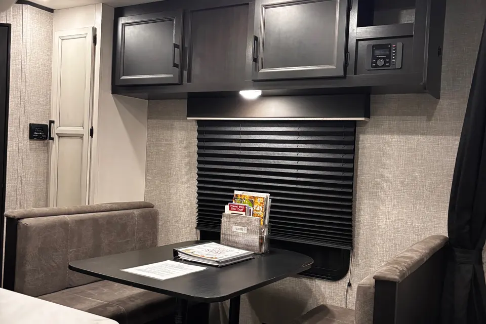 Foothill Rentals, Jayco 224BH Travel Trailer